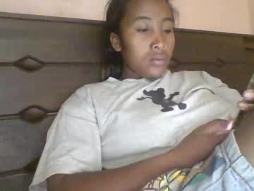 Clarah0123 Chaturbate stream image from November 01, 2025