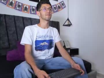 Ian_Thompsoncut Chaturbate stream image from November 01, 2025