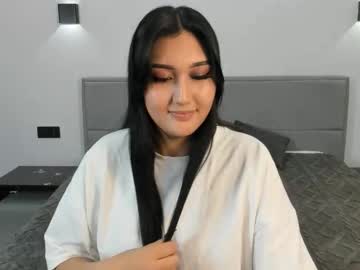 Yunamini Chaturbate stream image from November 01, 2025