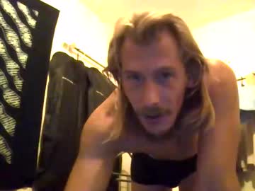 Maxi210408 Chaturbate stream image from November 02, 2025