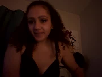 Nellbee Chaturbate stream image from November 02, 2025