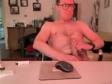 Bjoernauskoeln Chaturbate stream image from November 02, 2025