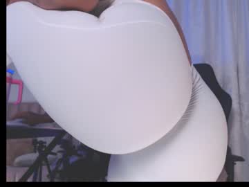 Natural_Bigass_Nina Chaturbate stream image from November 02, 2025