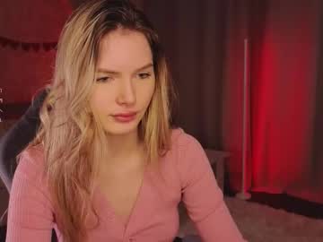 Evilyn_Next_Door Chaturbate stream image from November 02, 2025