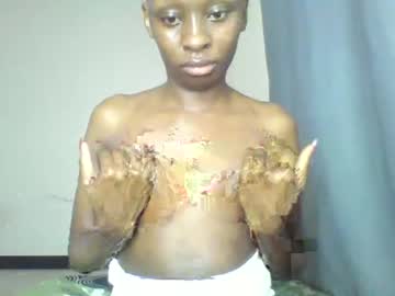 Creamypitches Chaturbate stream image from November 02, 2025