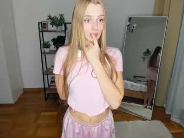 Islacrimson Chaturbate stream image from November 02, 2025