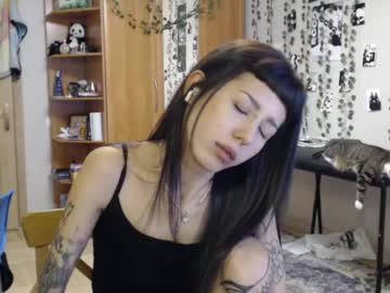 Wavy_Nights Chaturbate stream image from November 02, 2025