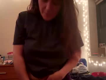 Gingerlynx Chaturbate stream image from November 03, 2025