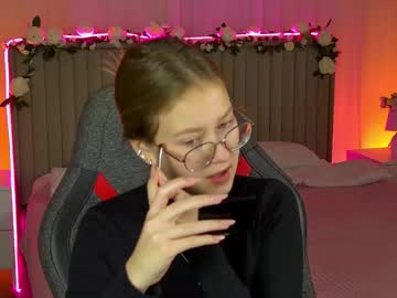 Evemundie Chaturbate stream image from November 03, 2025