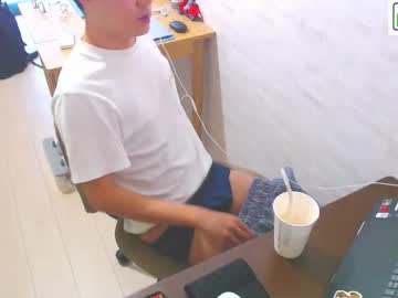 Flowerbox Chaturbate stream image from November 03, 2025