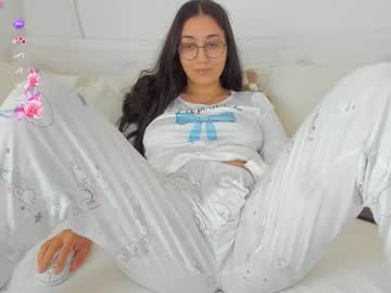 Olivialinh Chaturbate stream image from November 03, 2025