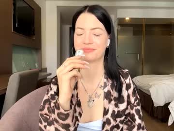 Kimberlyshoji Chaturbate stream image from November 03, 2025