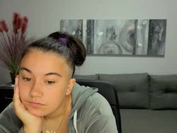 Pollyramsey Chaturbate stream image from November 03, 2025