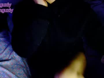 Kimguzly Chaturbate stream image from November 03, 2025