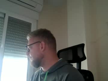 Kroezel1985 Chaturbate stream image from November 03, 2025