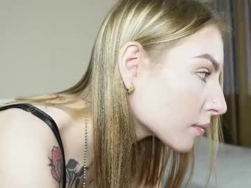Roniarenivar Chaturbate stream image from November 03, 2025