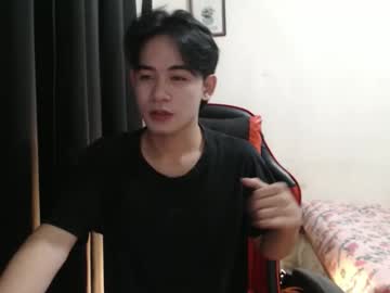 Xluminous Chaturbate stream image from November 03, 2025