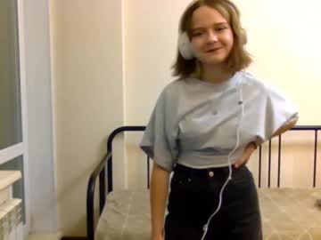 Clementinaaures Chaturbate stream image from November 03, 2025