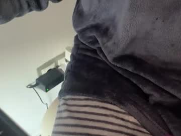 Kissandplay1 Chaturbate stream image from November 03, 2025