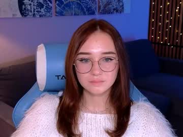Saintmolly_ Chaturbate stream image from November 03, 2025