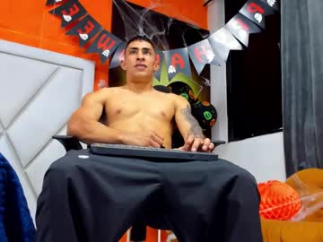 Adrian_Rae Chaturbate stream image from November 03, 2025