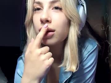 Michellcrumpacker Chaturbate stream image from November 03, 2025