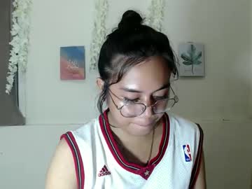 Trixie_Foxslut Chaturbate stream image from November 03, 2025