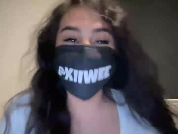 Kiiwee Chaturbate stream image from November 04, 2025