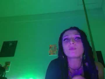 Seasonedseduction Chaturbate stream image from November 04, 2025