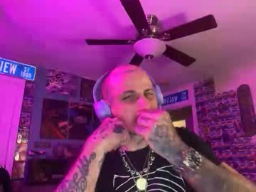 Bustnutztaklenapz Chaturbate stream image from November 04, 2025