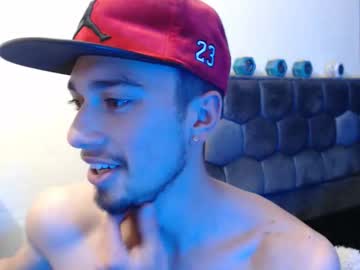 Theo_Stone04 Chaturbate stream image from November 04, 2025