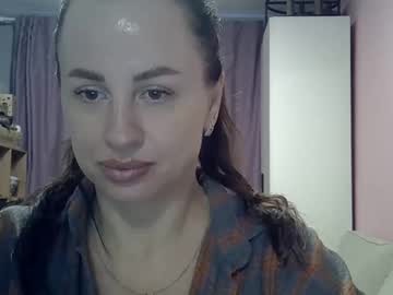 Viki_Red Chaturbate stream image from November 04, 2025