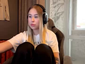 Yolondaillovsky Chaturbate stream image from November 04, 2025