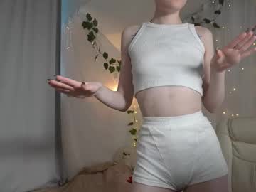 Kiraninetails Chaturbate stream image from November 04, 2025
