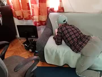 Moonhold Chaturbate stream image from November 04, 2025