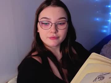 Milliedoll Chaturbate stream image from November 04, 2025