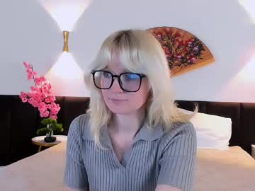 Softsunrise Chaturbate stream image from November 04, 2025