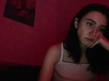 Amoremeoww Chaturbate stream image from November 04, 2025
