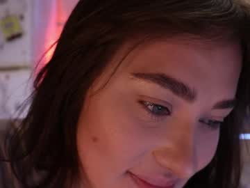 Regalelsa Chaturbate stream image from November 04, 2025
