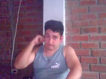 Builtfpleasure Chaturbate stream image from November 04, 2025