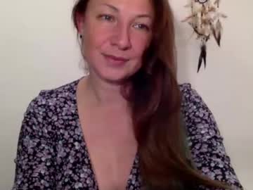 Lucykissxx Chaturbate stream image from November 04, 2025