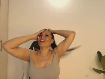 Perla_Milf4u Chaturbate stream image from November 04, 2025