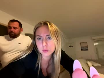 Hollyandelon Chaturbate stream image from November 05, 2025