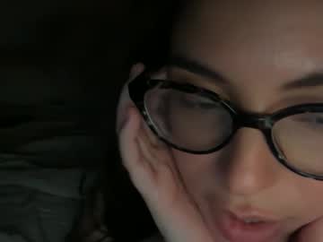 Pollyyypocket Chaturbate stream image from November 05, 2025