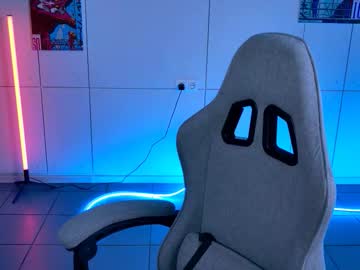 Aliceinredsquare_ Chaturbate stream image from November 05, 2025