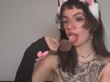 Sugarthekitten Chaturbate stream image from November 05, 2025
