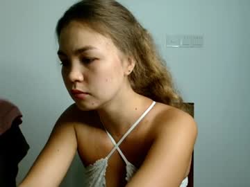 Glitter_Doll Chaturbate stream image from November 05, 2025