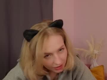 Gwenkevwitch Chaturbate stream image from November 05, 2025