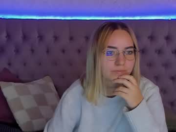 Carollflexx Chaturbate stream image from November 05, 2025