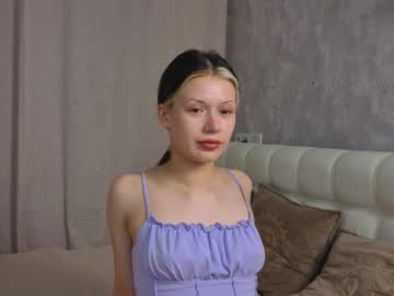 Michaelahottinger Chaturbate stream image from November 05, 2025